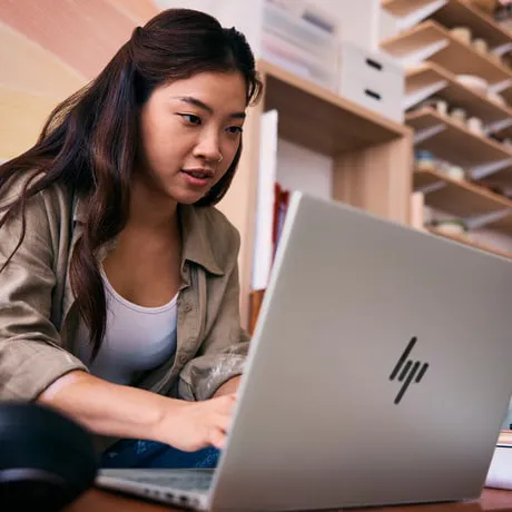 hp-pavilion-plus-16-in-hand